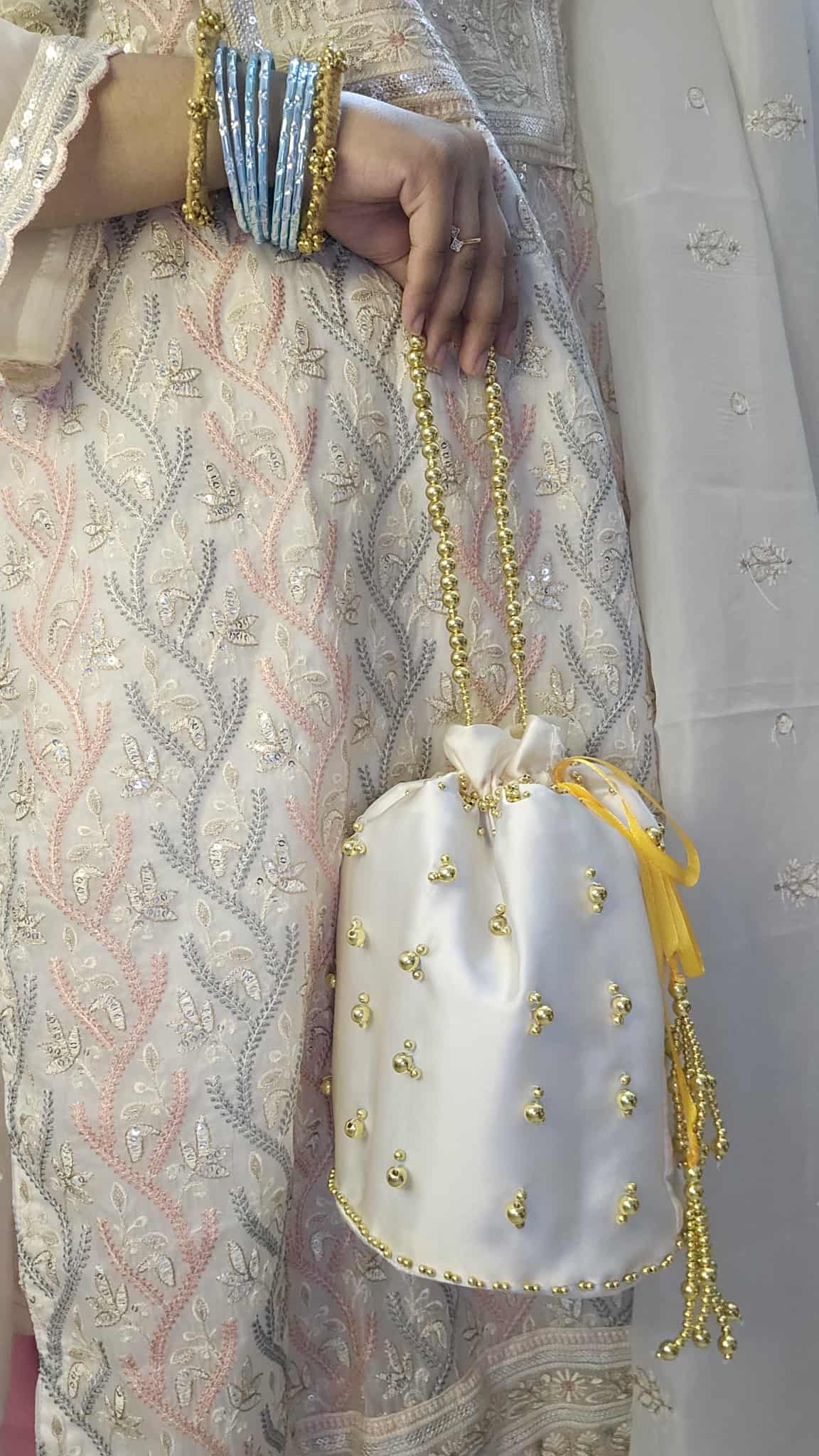 d3fb1927-fb28-4c64-b411-a9f13ce32708